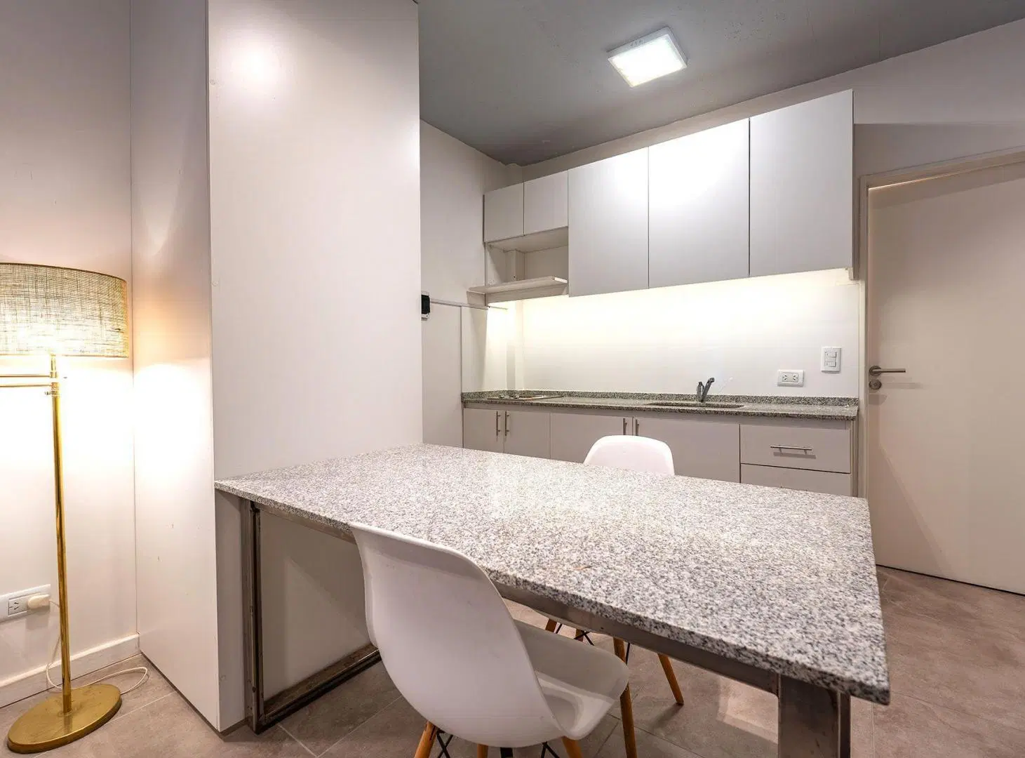 Venta departamento dos ambientes Tigre con cochera 2