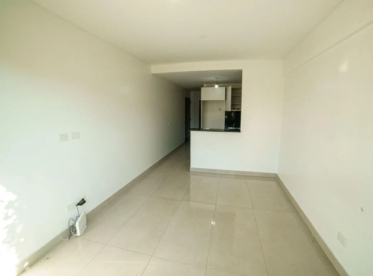 IMPECABLE monoambiente sobre Av. Los Incas. Balcon 4