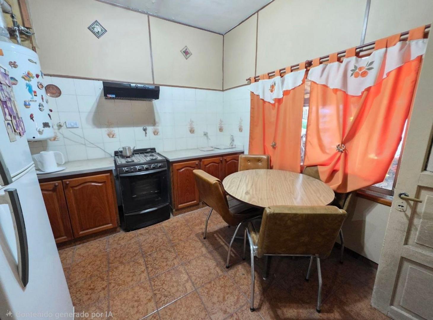 Foto de CASA EN VENTA DE 5 AMBIENTES Y PH EN CRUCESITA, imagen 2