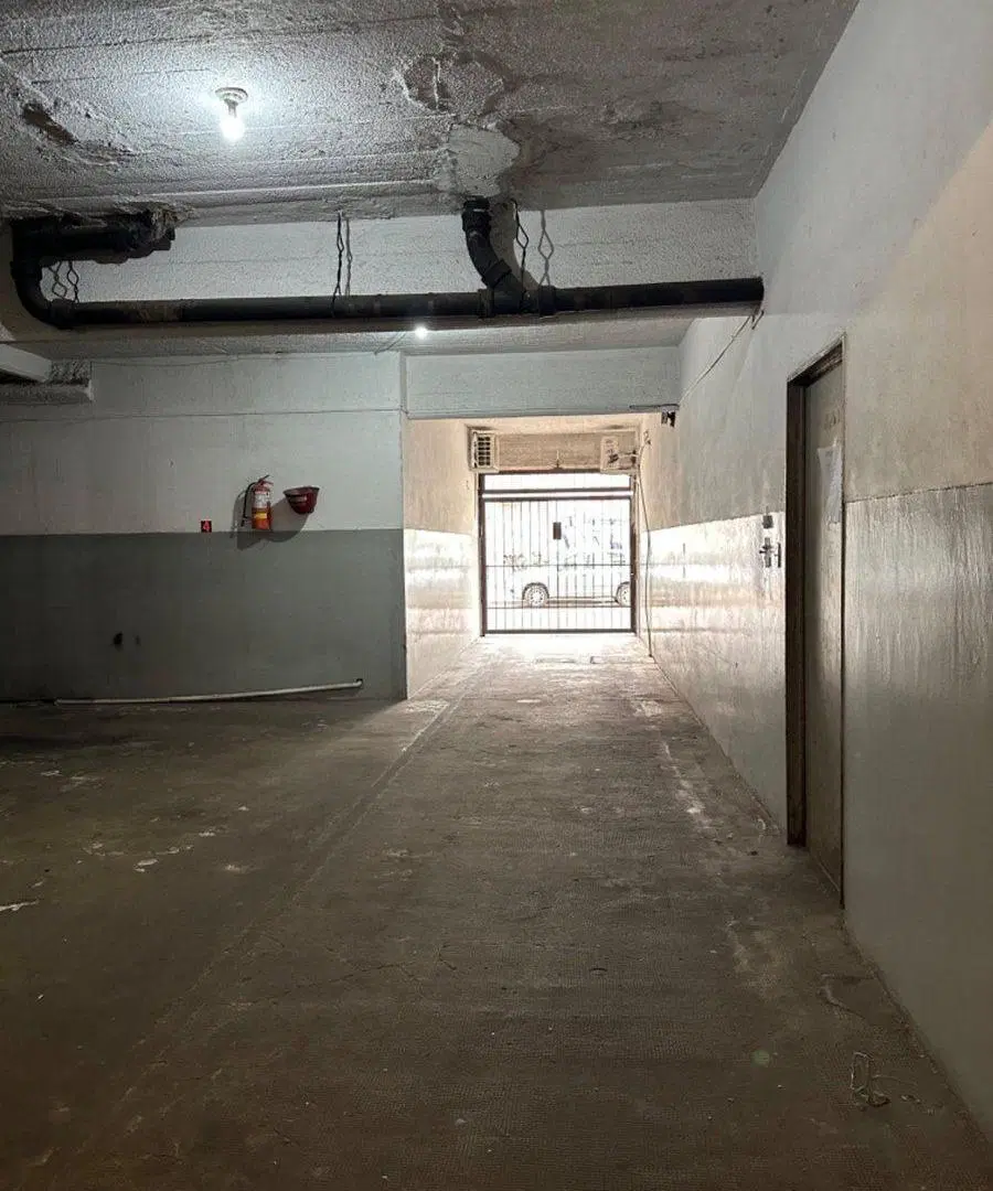 VENTA COCHERA PB. OLIVOS. METROS AV. MAIPU. 4