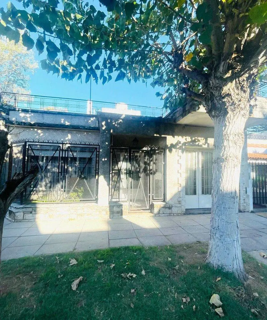 VENTA DE CASA 5 DORMITORIOS EN CIUDADELA 2