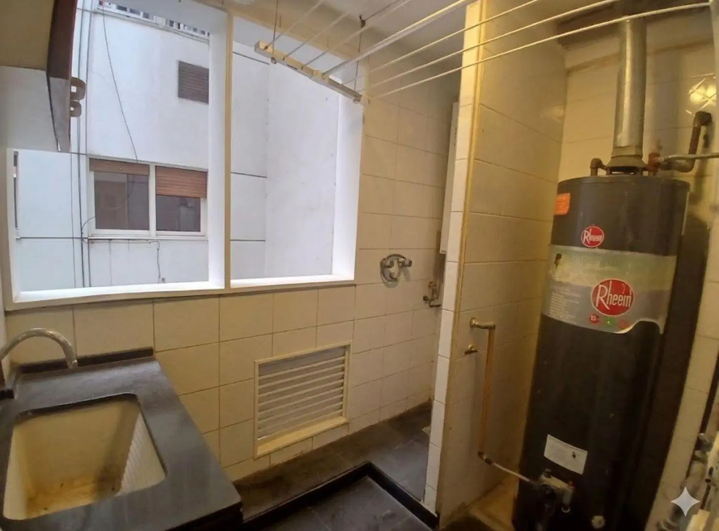 Vende Piso 4 / 5 Dormitorios Caballito Sur 2 Coch. 1