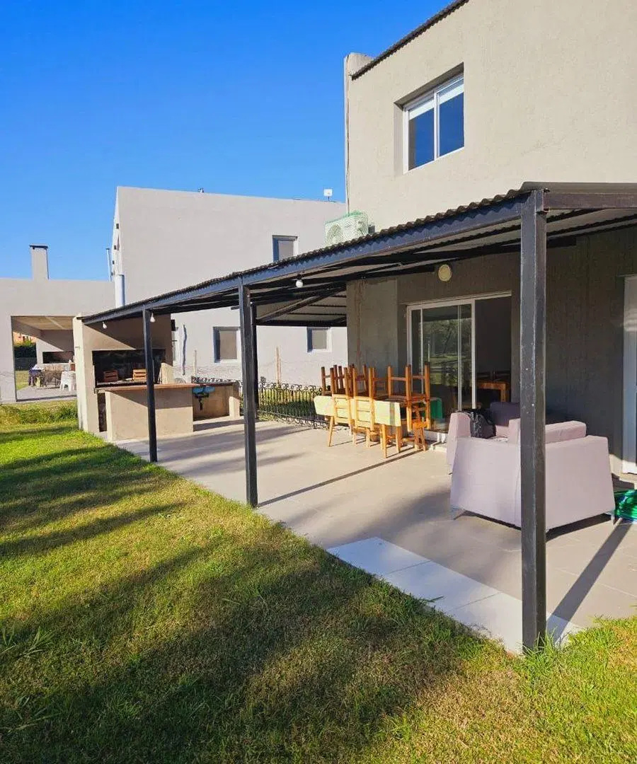 Casa en venta con pileta en San Matias amueblada 3