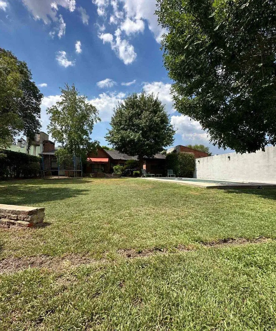 VENTA CASA QUINTA 5 AMBIENTES CON PILETA INCREIBLE 2