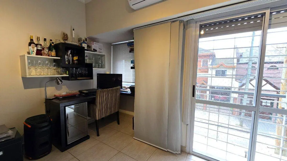 Venta Casa 4 ambientes con cochera, Ramos Mejia 2