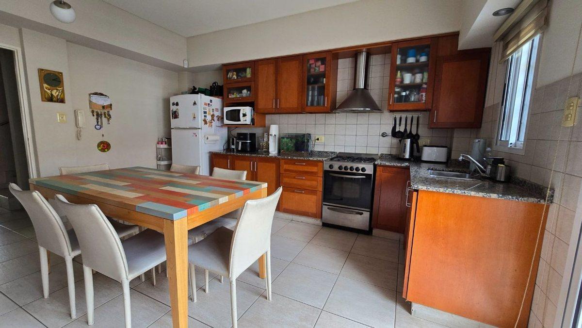 Foto de Venta Casa 4 ambientes con cochera, Ramos Mejia, imagen 4