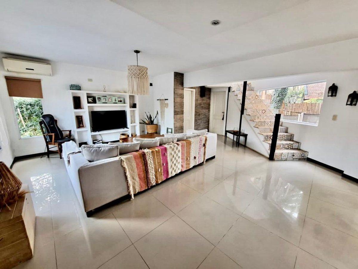 Foto de CASA EN VENTA CON PILETA EN BELLA VISTA, imagen 4
