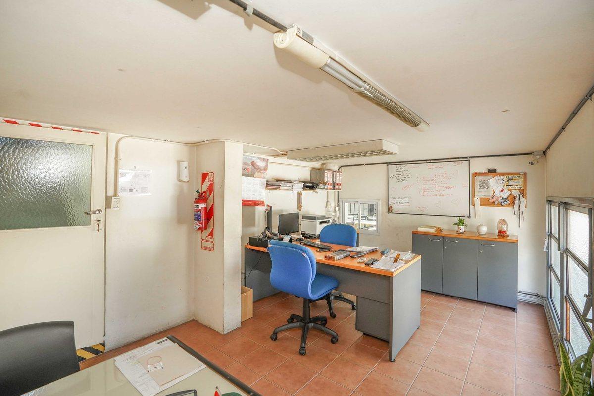 Foto de VENTA GALPON - DEPOSITO EN PARQUE AVELLANEDA, imagen 3