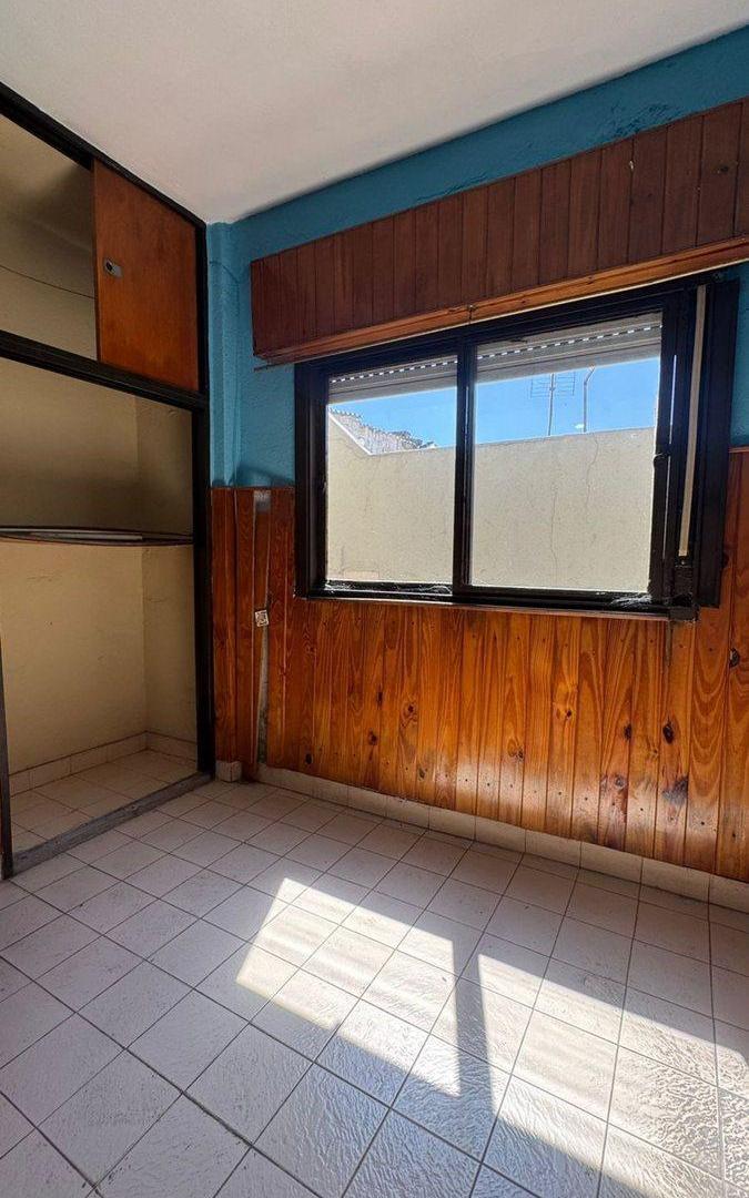 Foto de DEPARTAMENTO 4 AMB EN VENTA BALLESTER APTO CREDITO, imagen 1