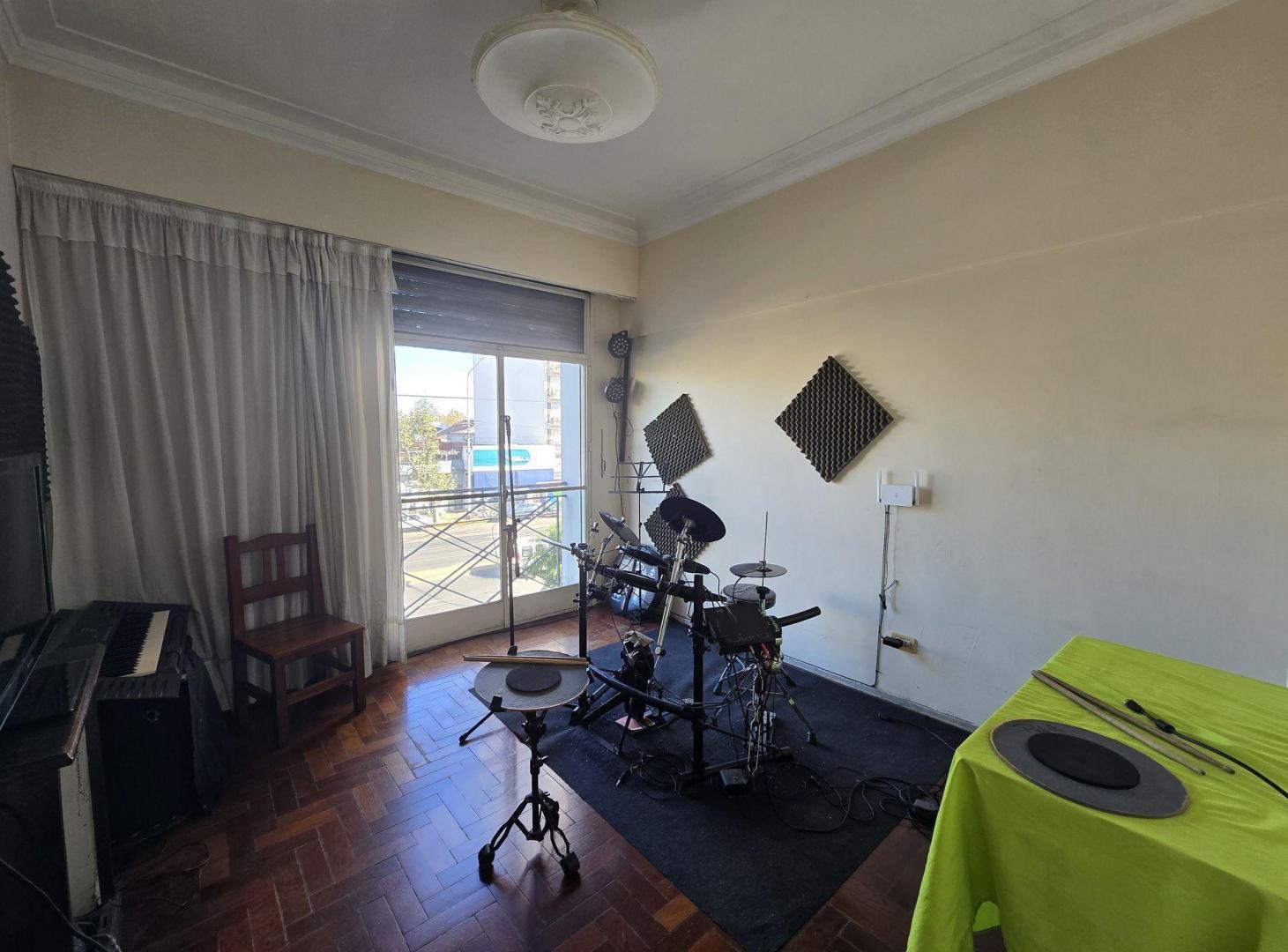Foto de DEPARTAMENTO 5 AMBIENTES EN VENTA EN AVELLANEDA, imagen 3