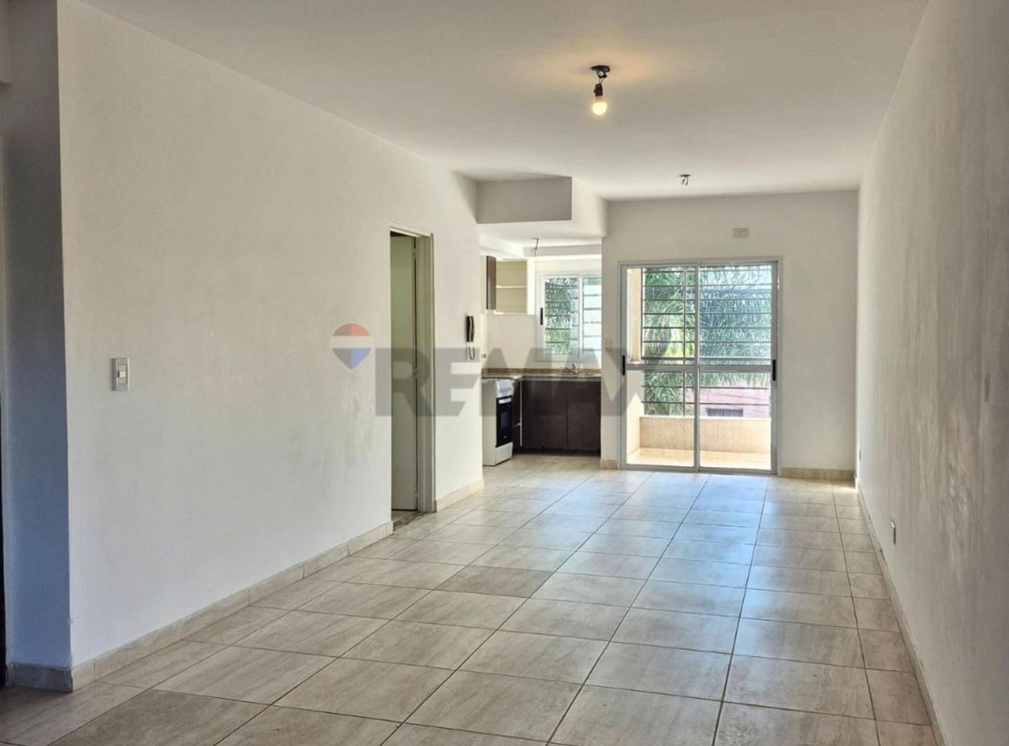 Foto de VENTA DEPTO MONOAMB CASEROS BALCON LUMINOSO, imagen 3