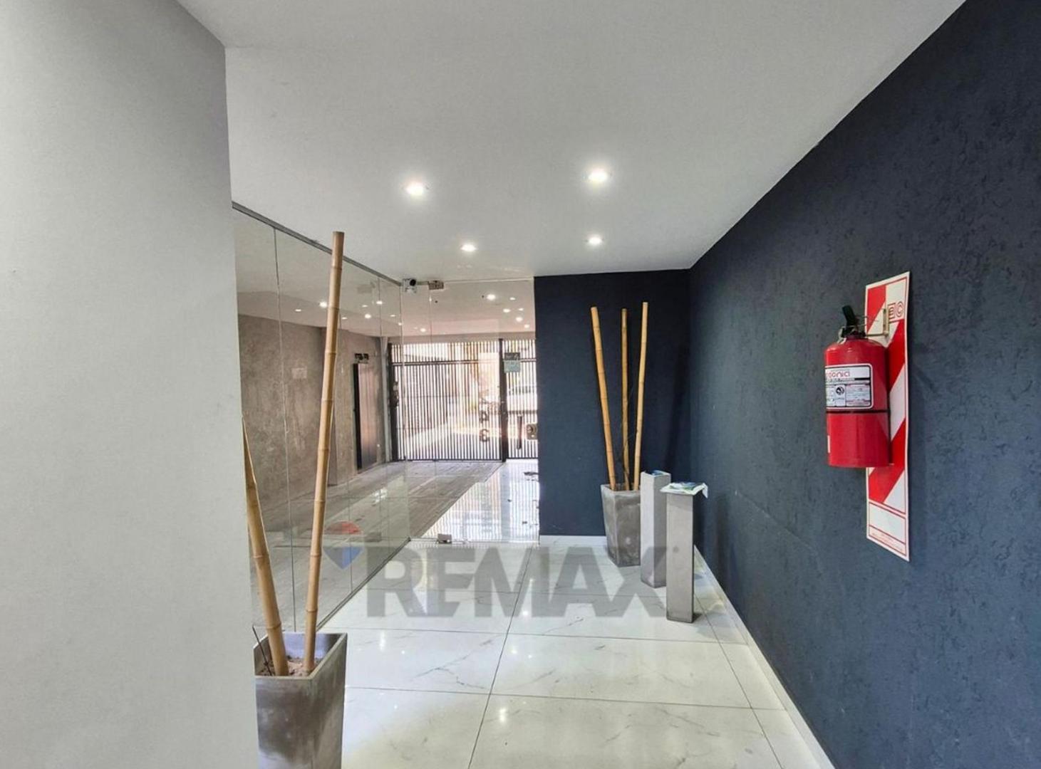 Foto de VENTA DEPTO MONOAMB CASEROS BALCON LUMINOSO, imagen 2