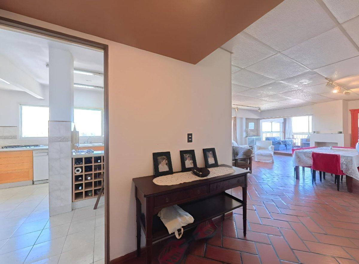 Foto de DEPARTAMENTO 5 AMB EN VENTA ACASUSSO 2 COCHERAS, imagen 1