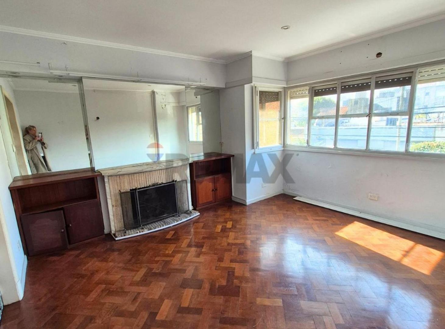 Foto de Venta Depto tipo casa 6 amb c/ gran terraza Olivos, imagen 3
