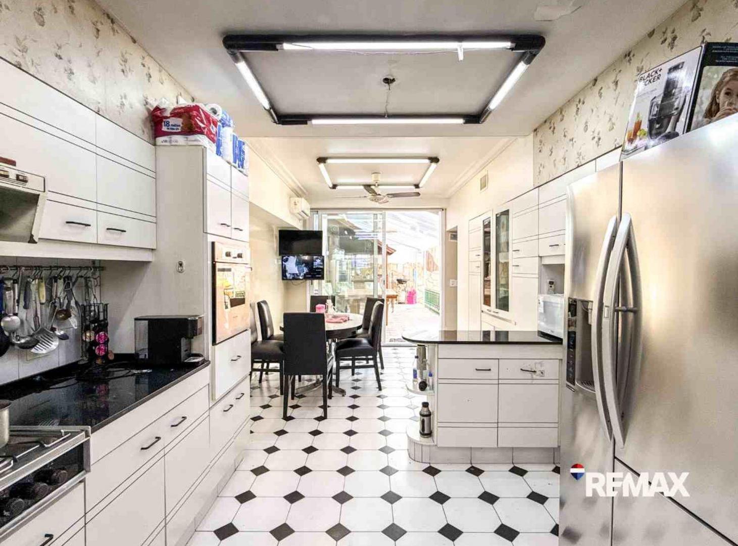 Foto de venta casa 6 ambientes pileta villa crespo, imagen 5