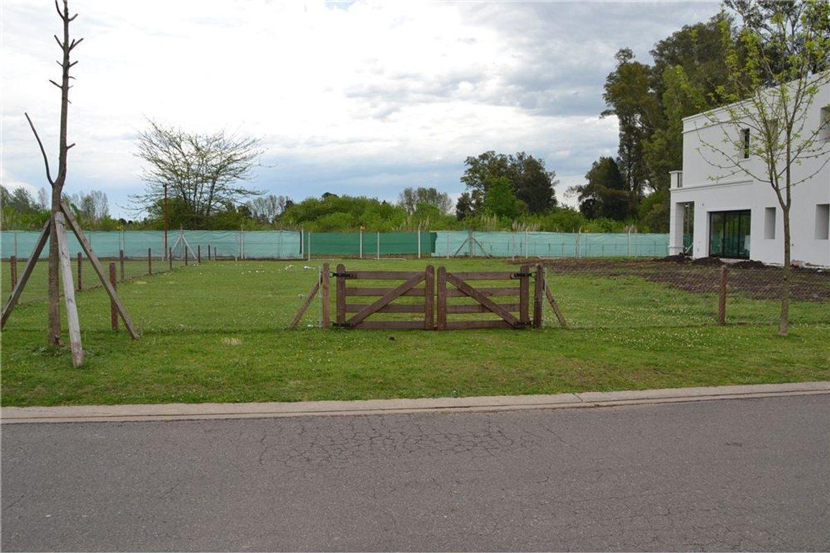 Foto de VENTA LOTE EN BARRIO PRIVADO WESTON - OPORTUNIDAD, imagen 1