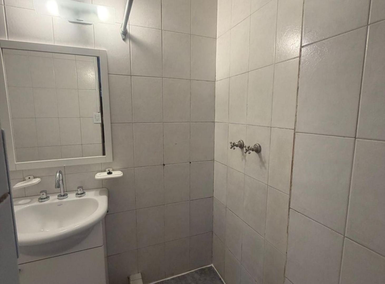 Foto de ALQUILER Dos ambientes Chacarita! Baja Expensas!, imagen 5