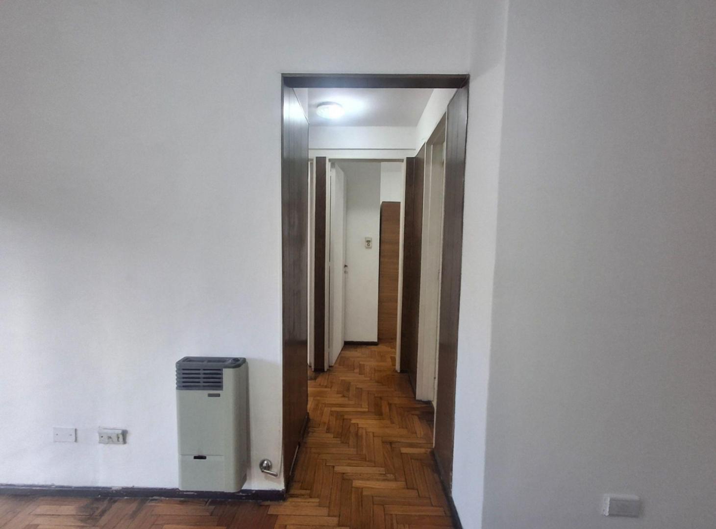 Foto de VENDE 3 amb con balcón al frente Flores, imagen 3