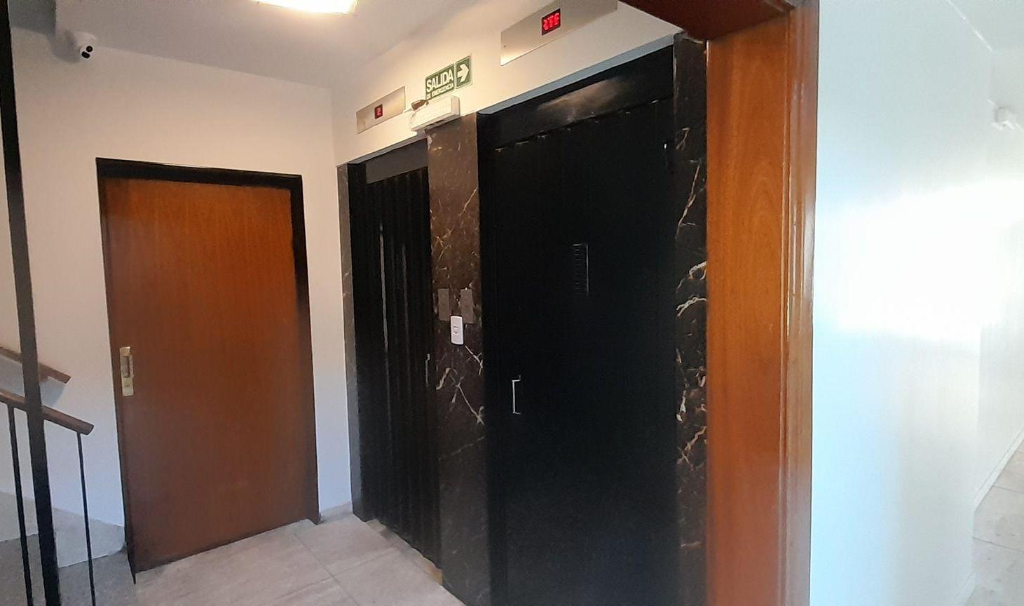 Foto de VENTA 3 AMBIENTES OLIVOS C/DEPEND BALCON PISO 7, imagen 2