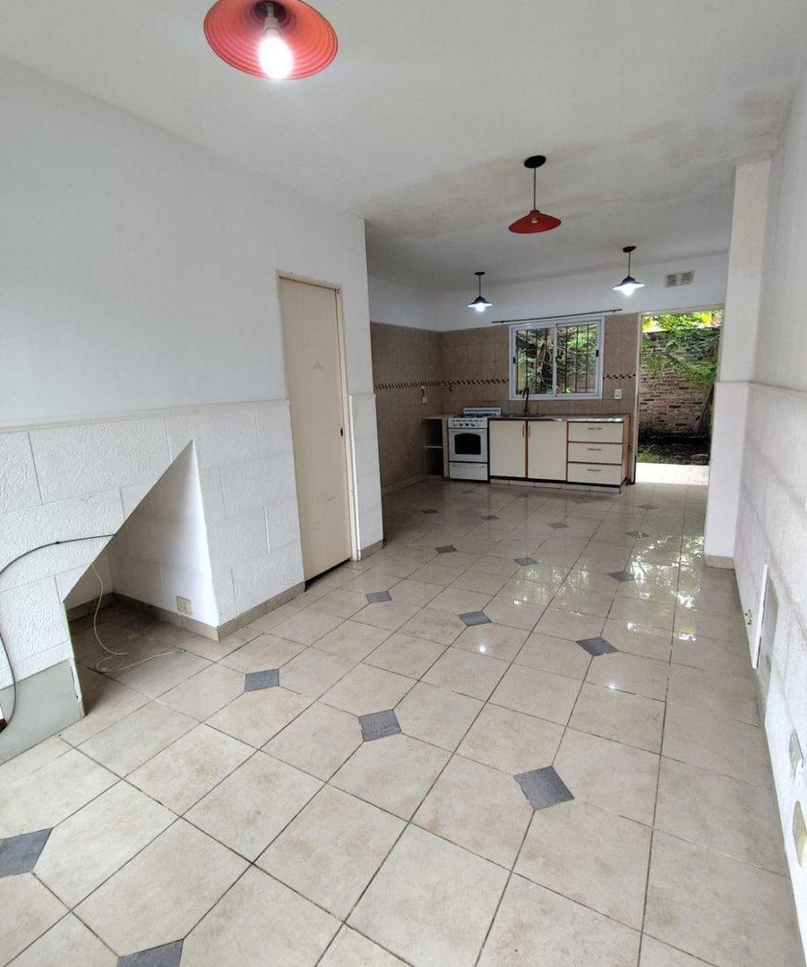 Foto de VENTA DUPLEX QUILMES APTO CREDITO JARDIN Y COCHERA, imagen 3