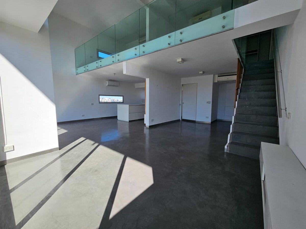 Foto de VENTA DUPLEX 3 AMB TERRAZA PISO ALTO COCHERA, imagen 2