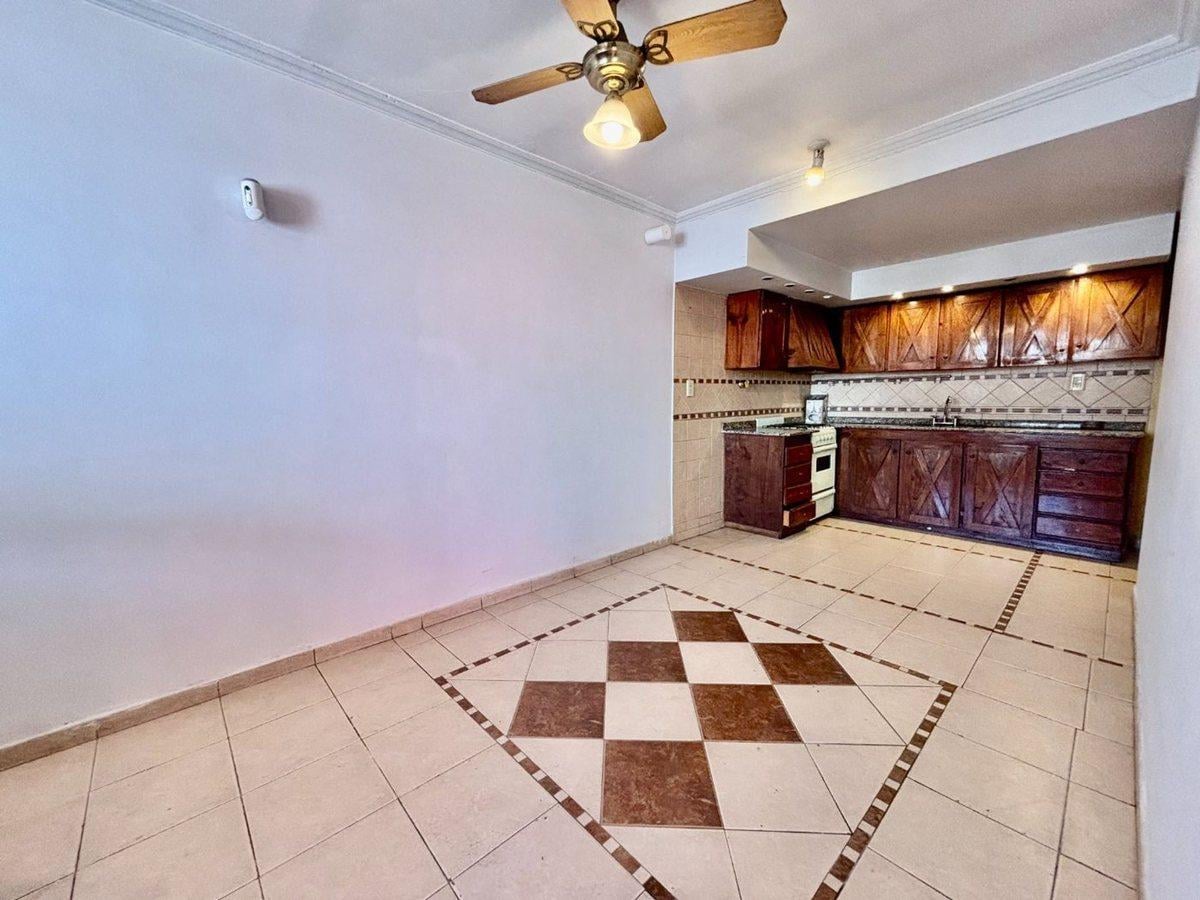 Foto de Venta de PH en Castelar con Cochera y Jardin, imagen 4