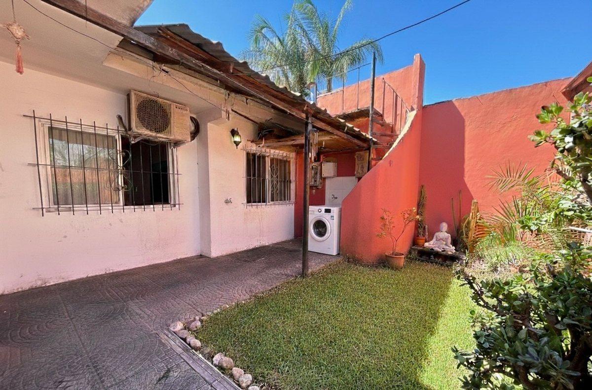 Foto de Venta de PH en Castelar con Cochera y Jardin, imagen 2