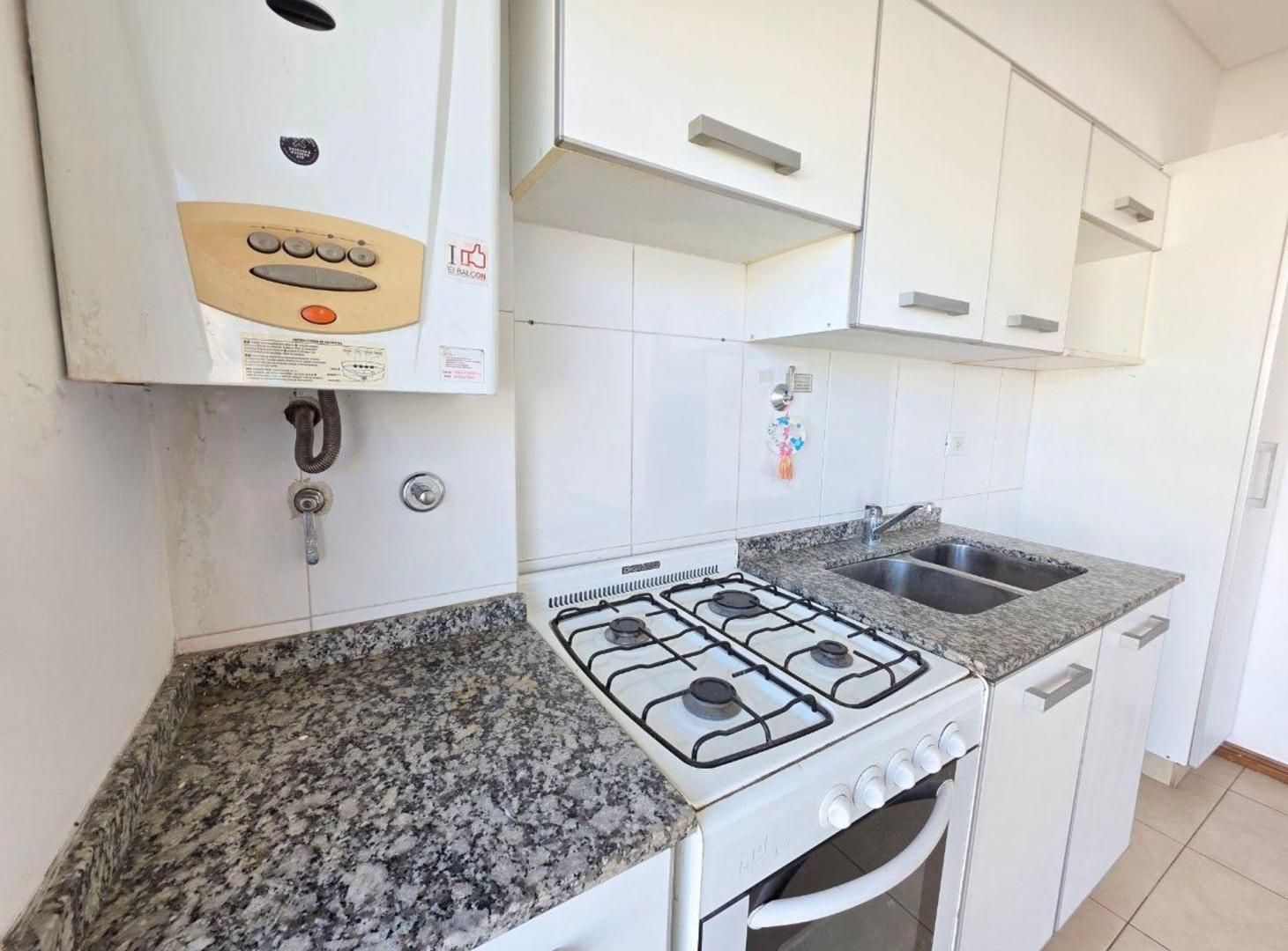 Foto de MONOAMBIENTE ALQUILER CON BALCON CASTELAR SUR, imagen 2