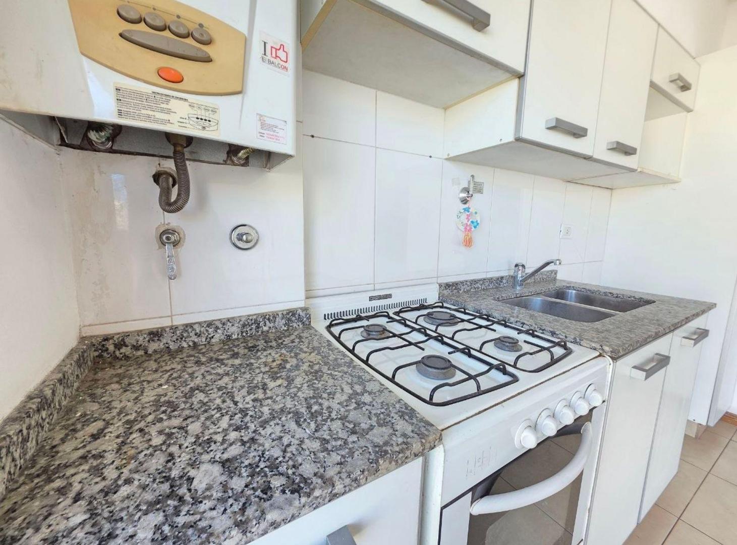 Foto de MONOAMBIENTE ALQUILER CON BALCON CASTELAR SUR, imagen 1