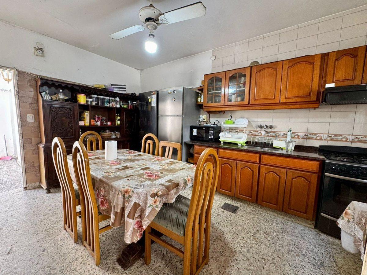 Foto de VENTA PH 5 DORMITORIOS 2 PATIOS PURA LUZ Y CALIDAD, imagen 4