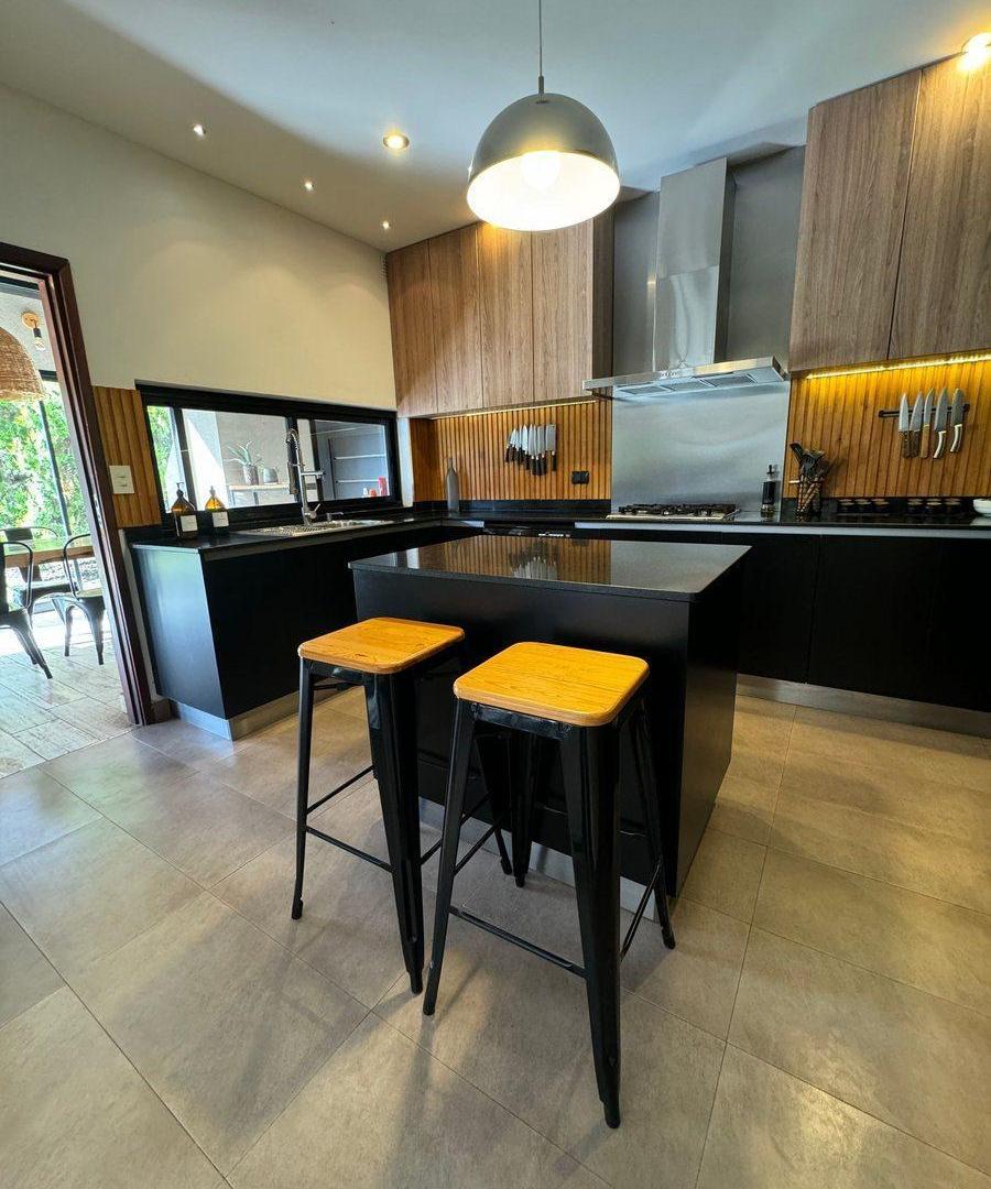 Foto de CASA EN VENTA 5 AMBIENTES EN ALTOS DEL SOL, imagen 5