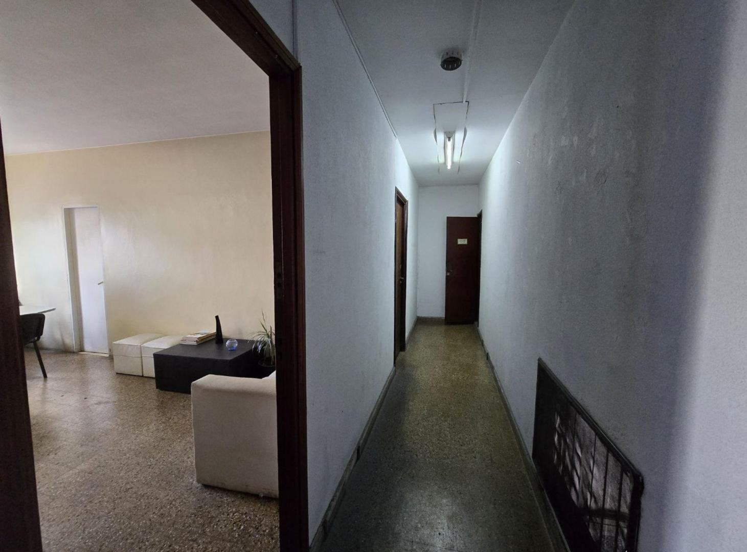 Foto de OFICINA EN VENTA EN VALENTIN ALSINA, imagen 4