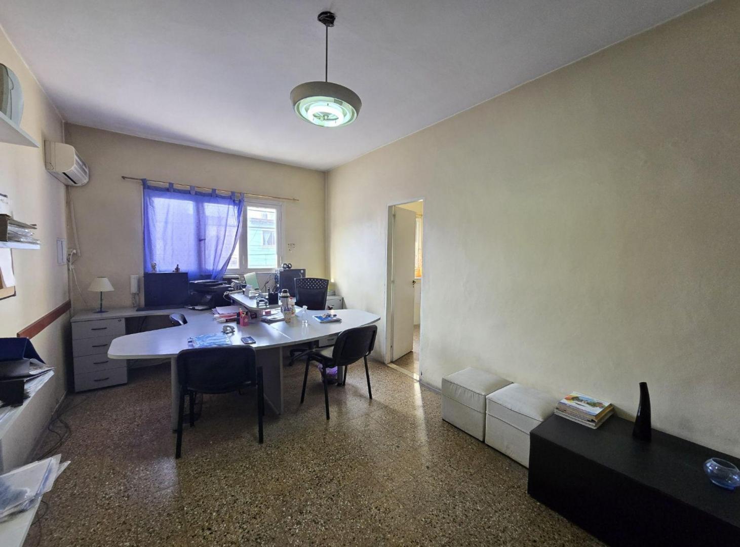 Foto de OFICINA EN VENTA EN VALENTIN ALSINA, imagen 3