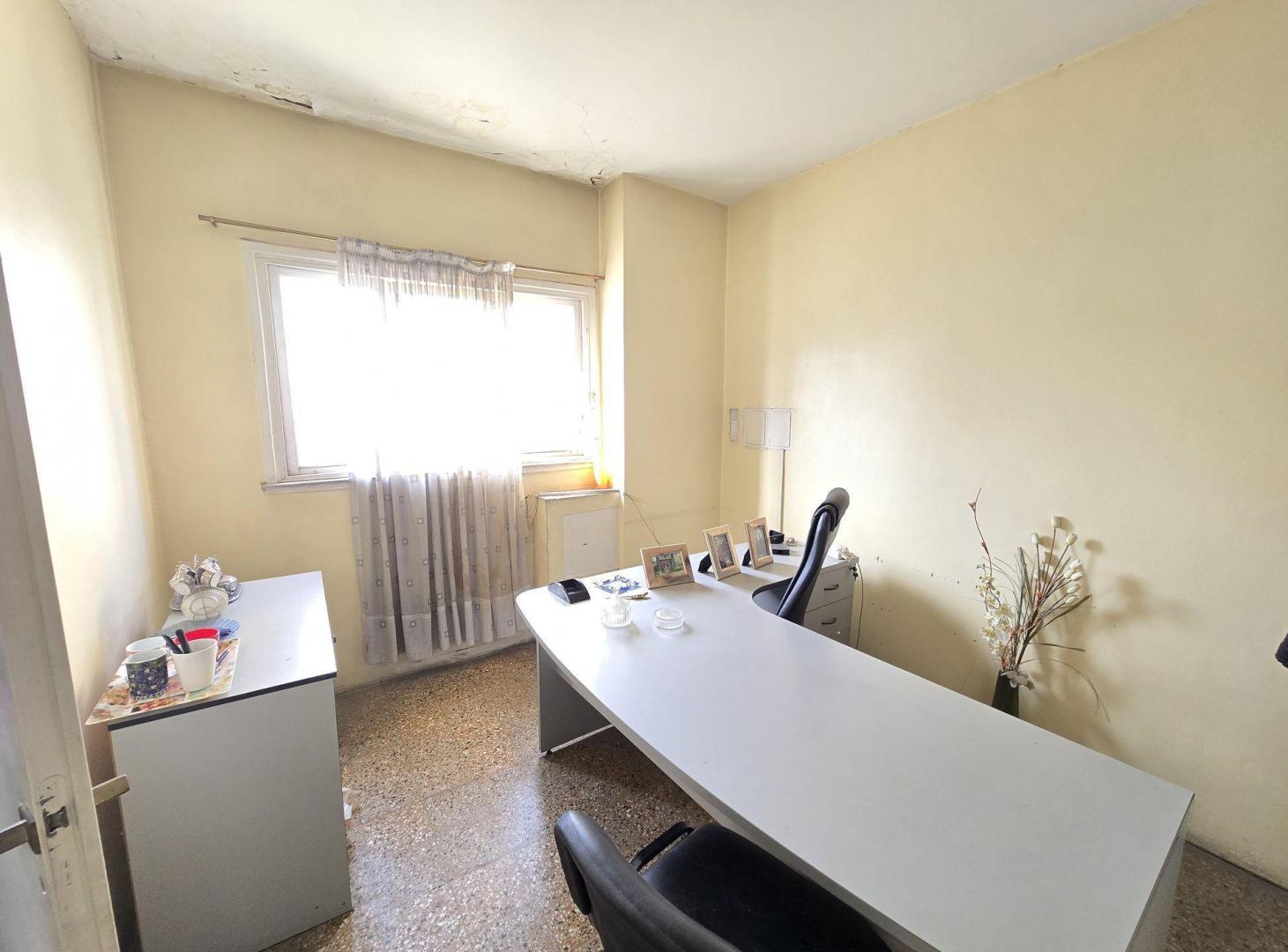 Foto de OFICINA EN VENTA EN VALENTIN ALSINA, imagen 1