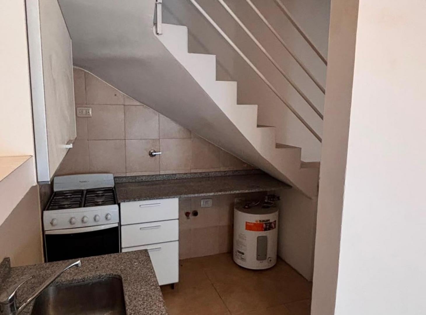 Foto de PH 2 AMBIENTE VENTA CON COCHERA VILLA LUZURIAGA, imagen 2