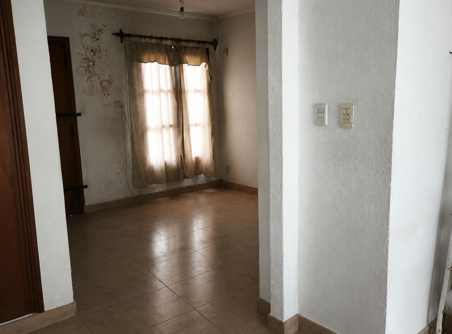 Foto de Casa de 5 ambientes con jardín, pileta y quincho, imagen 4