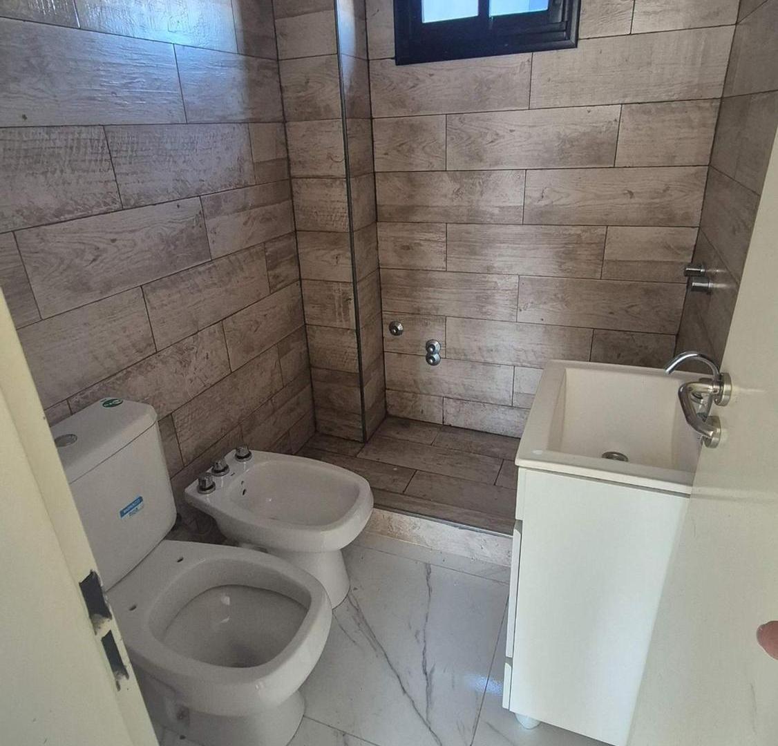Foto de venta departamento duplex tres ambientes lanus, imagen 3