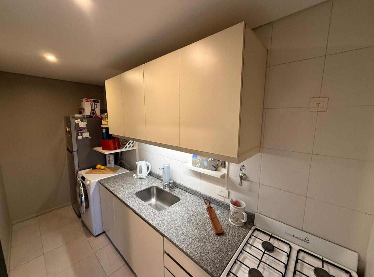 Foto de VENTA DEPARTAMENTO 2 AMBIENTES COCHERA SAN ISIDRO, imagen 3