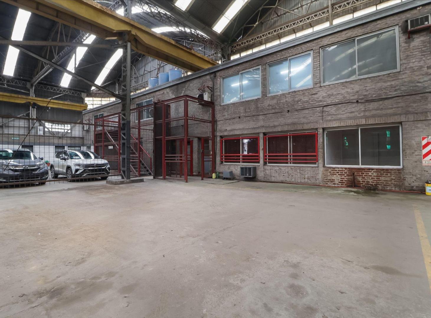 Foto de VENTA DEPÓSITO INDUSTRIAL EN AVELLANEDA 3600m2, imagen 3