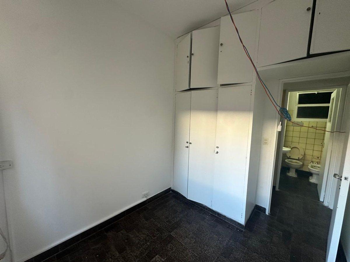 Foto de VENTA DEPTO 3 DORM / DEPENDENCIA EN ONCE (CABA), imagen 3