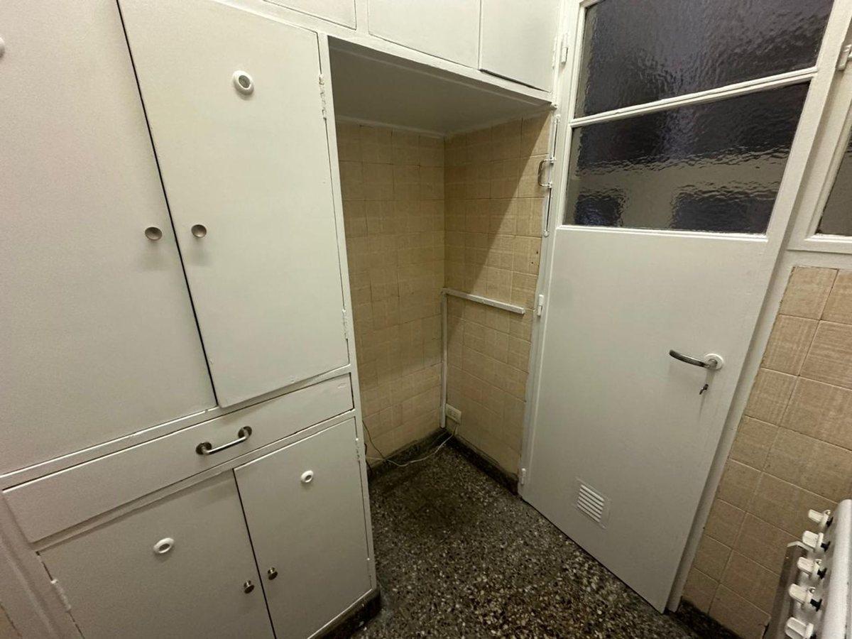 Foto de VENTA DEPTO 3 DORM / DEPENDENCIA EN ONCE (CABA), imagen 5