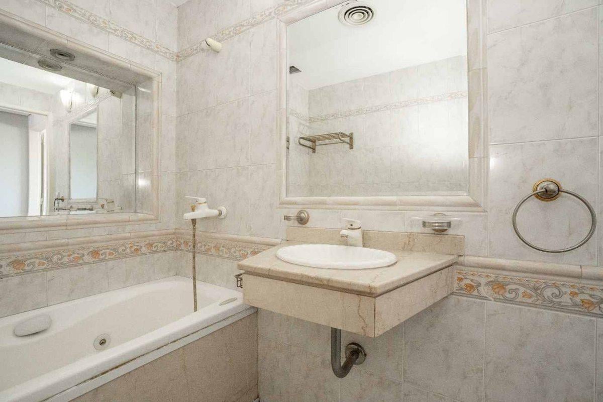Foto de VENTA CASA 6 AMB MAS LOCALES EN GRAND BOURG, imagen 5