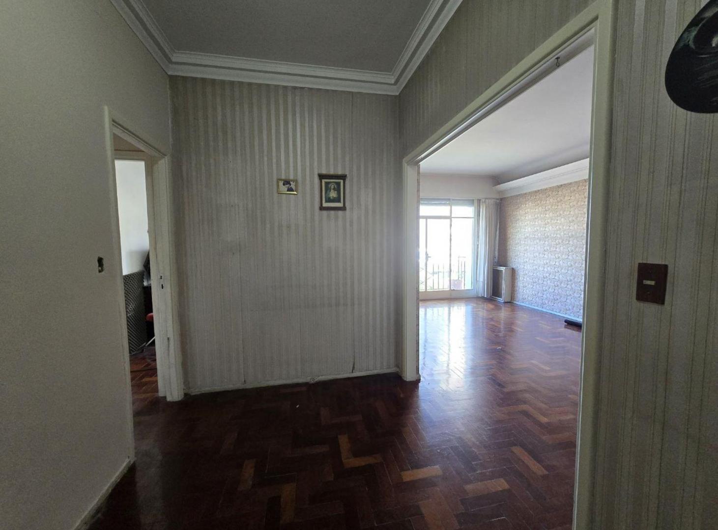 Foto de DEPARTAMENTO 5 AMBIENTES EN VENTA EN AVELLANEDA, imagen 3
