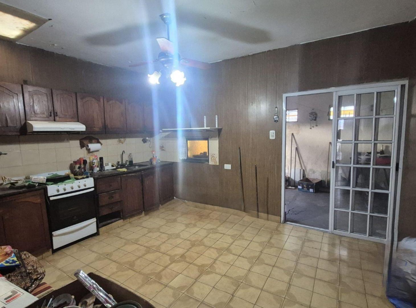 Foto de venta ph 4 ambientes a refaccionar caseros, imagen 1