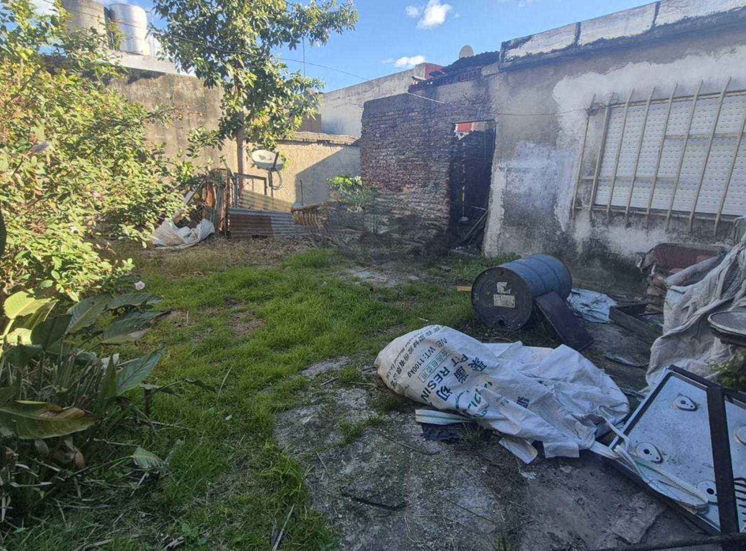 Foto de venta ph 4 ambientes a refaccionar caseros, imagen 3