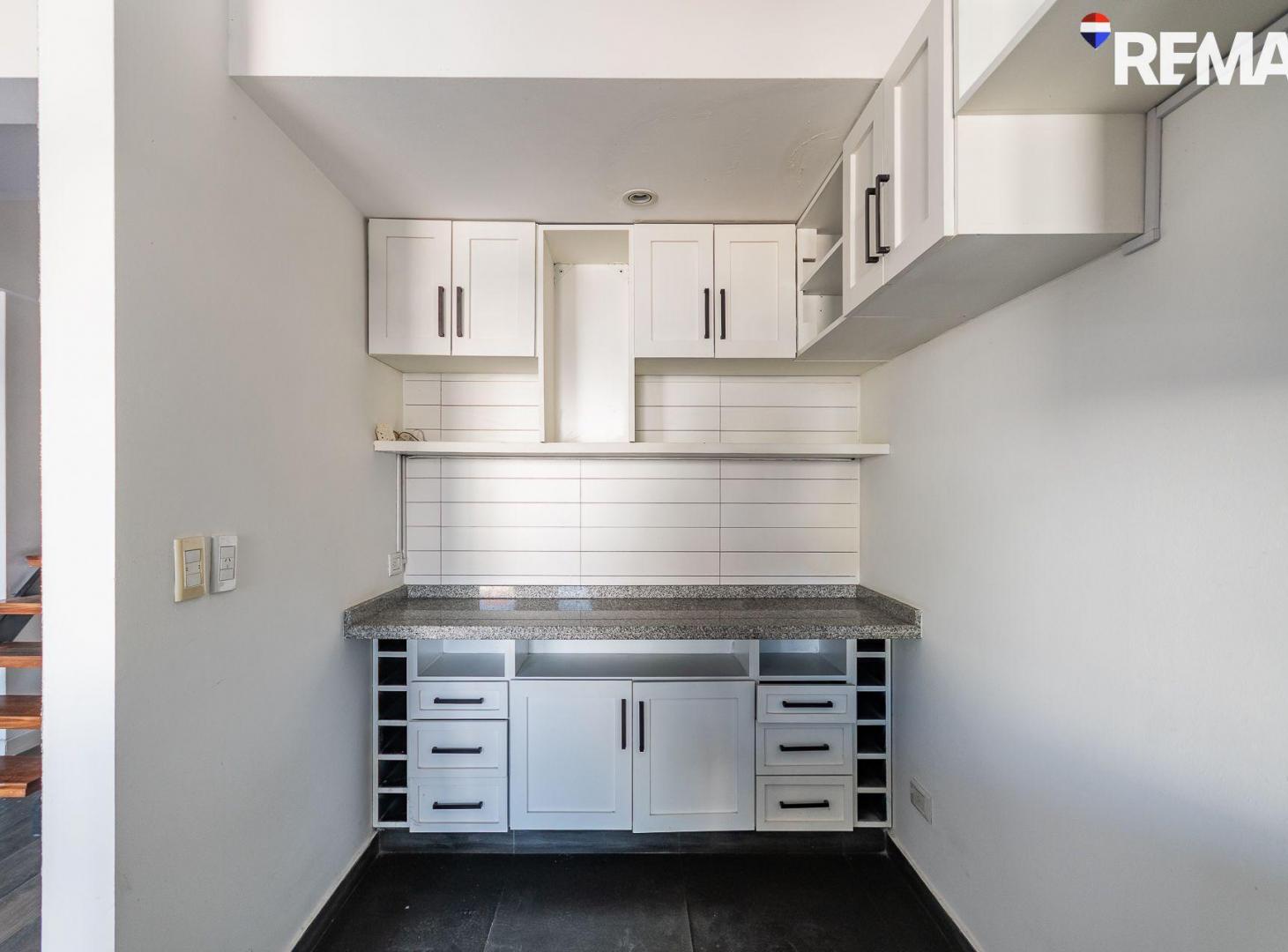 Foto de VENTA DEPTO TRIPLEX 4 AMB C/ COCHERA Y PARRILLA, imagen 5