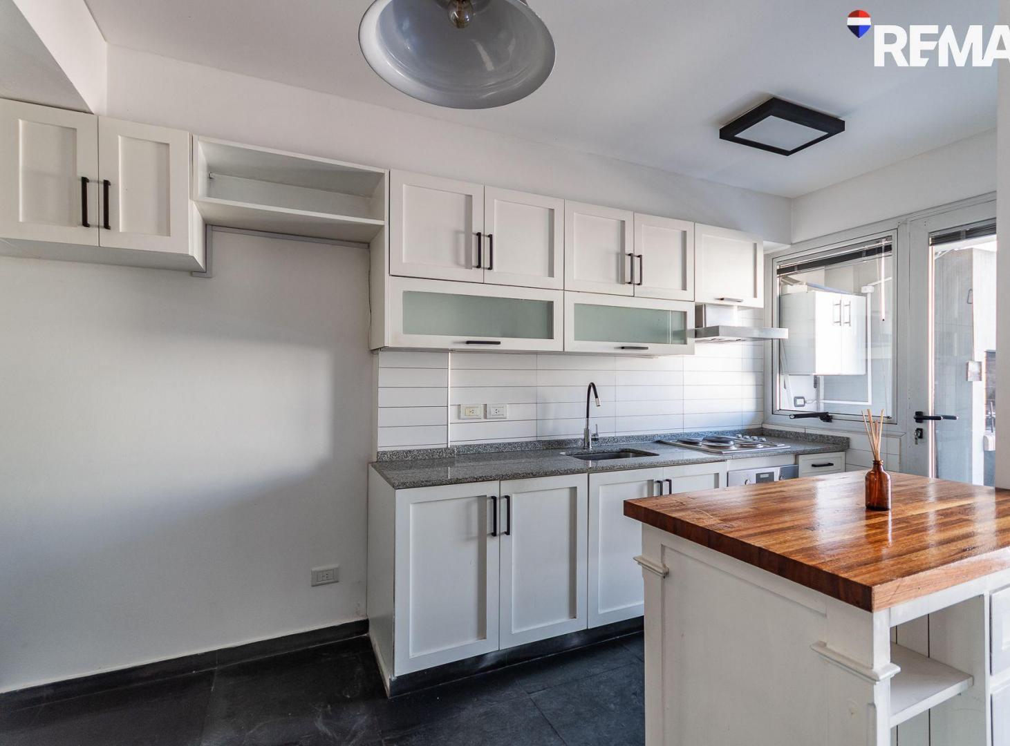 Foto de VENTA DEPTO TRIPLEX 4 AMB C/ COCHERA Y PARRILLA, imagen 2