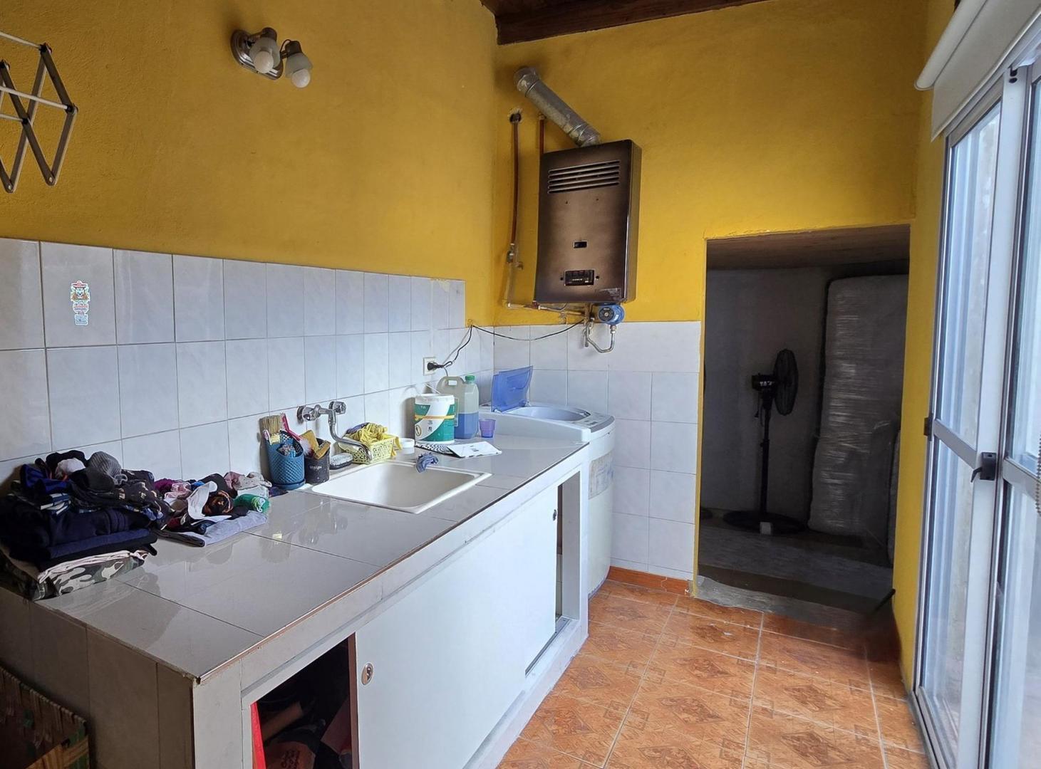 Foto de VENTA GALPÓN CON CASA 4 AMBIENTES EN AVELLANEDA, imagen 5