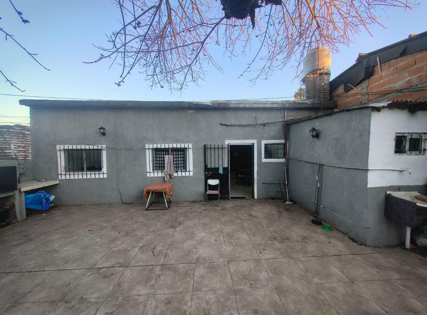 Foto de VENTA CASA+LOCAL PATIO+JARDIN+COCHERA TORTUGUITAS, imagen 2