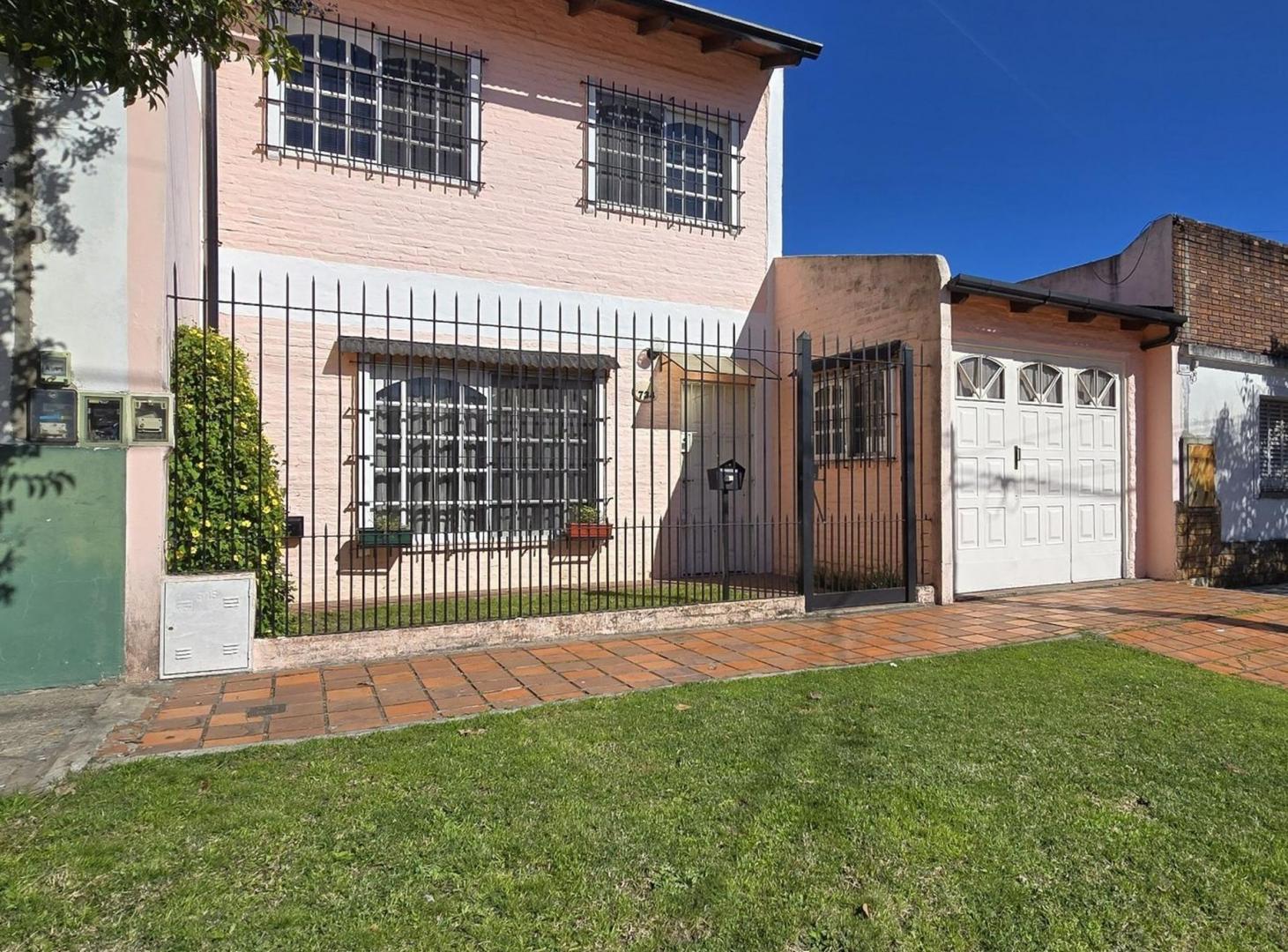 Foto de CASA 4 AMBIENTES EN VENTA EN BANFIELD APTO CRÉDITO, imagen 2